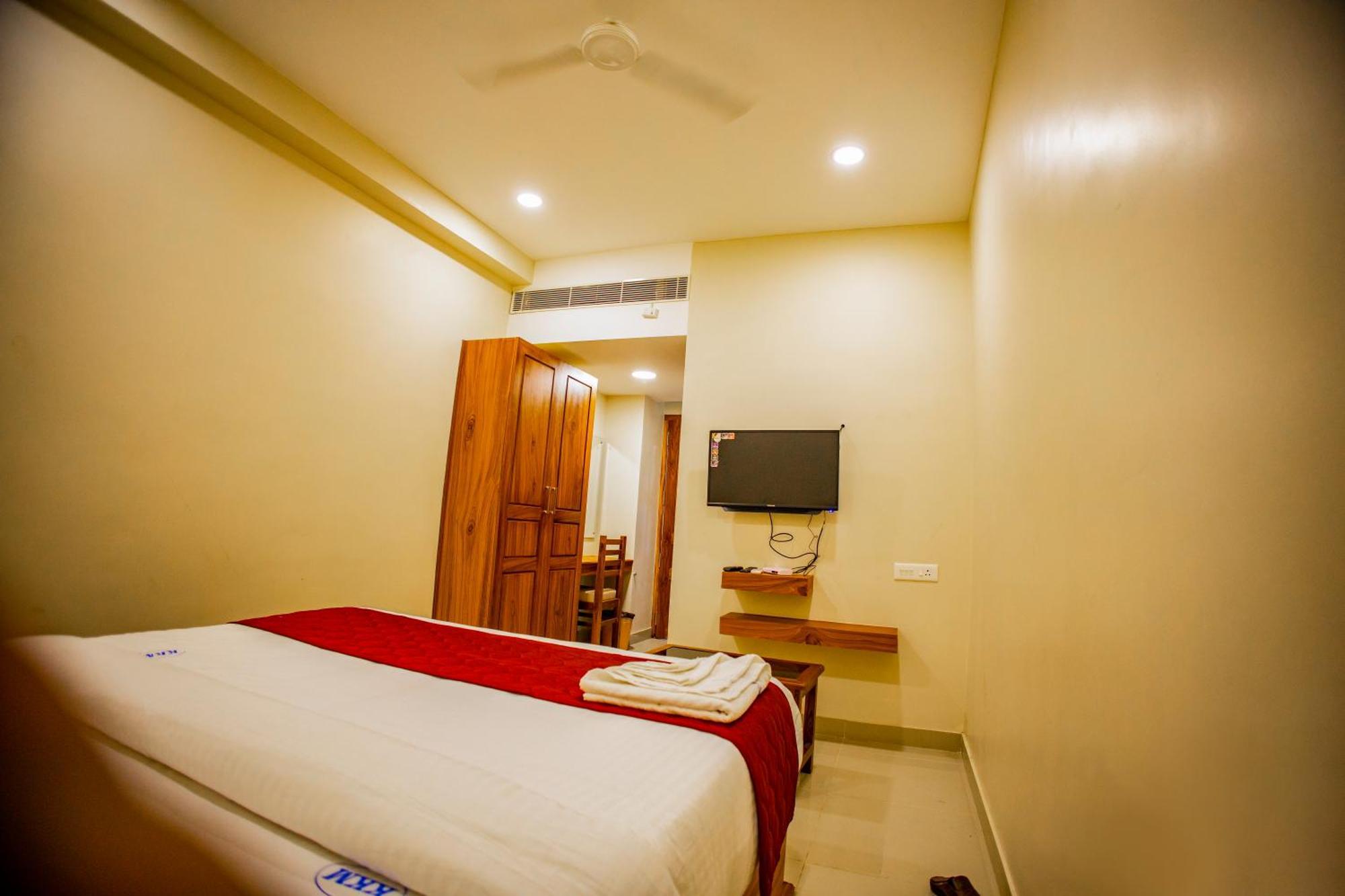 Hotel Kkm International à Kuzhittura Extérieur photo